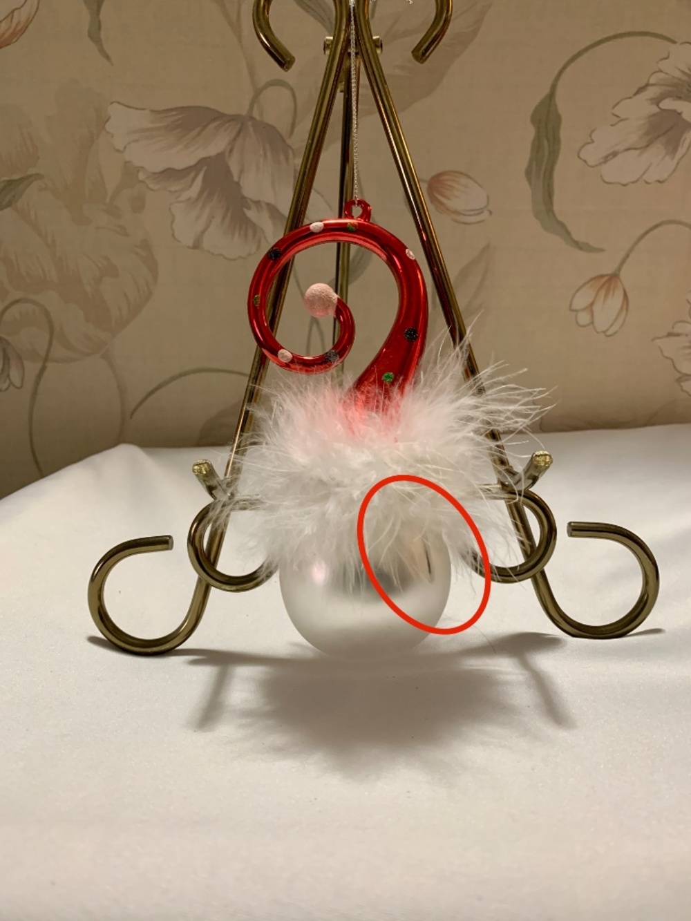 Robert Stanley Curly Hat Santa Ornament - Picture 4 of 6